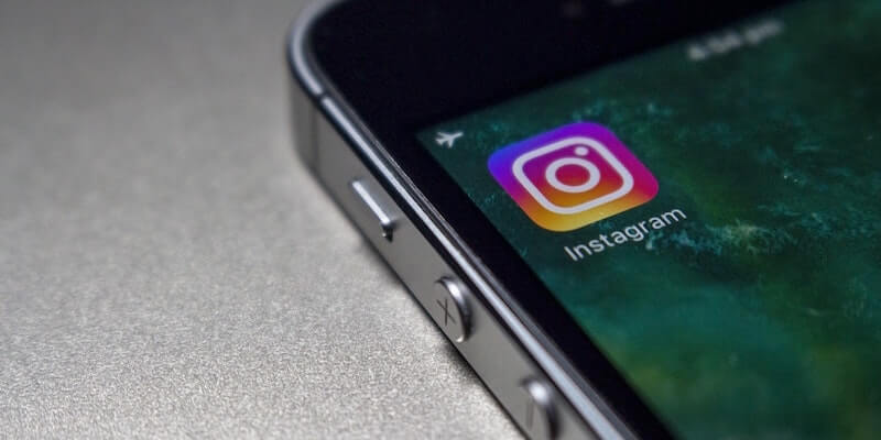 Instagram testa una barra ridotta per le Storie