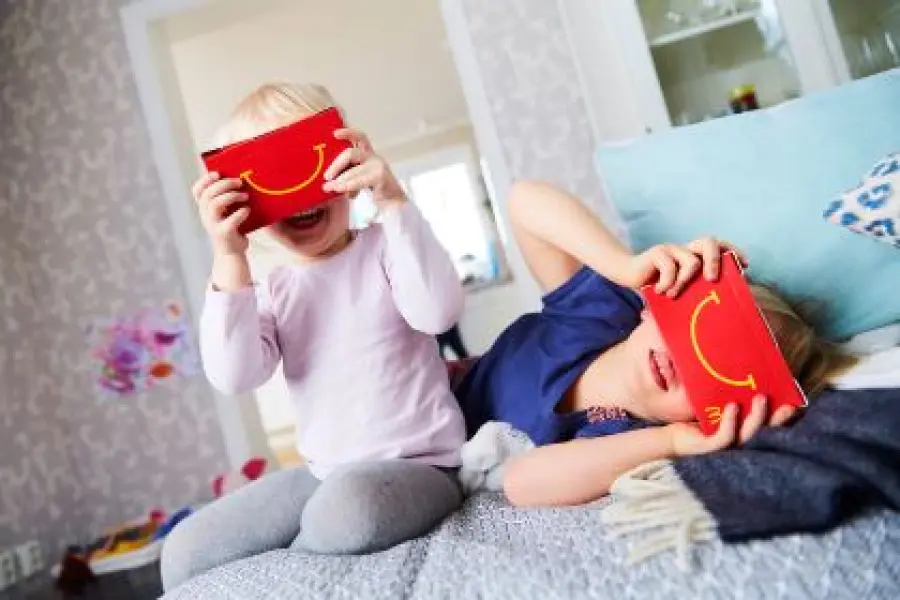 Happy Meal di McDonalds diventa Cardboard: realtà virtuale per tutti?